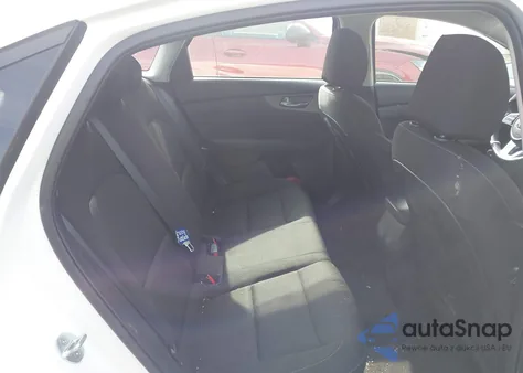 2021 Kia Forte Fe z USA, uszkodzony, nr VIN 3KPF24ADXME374366